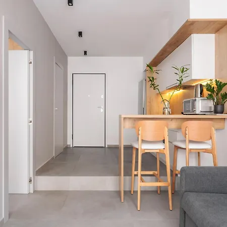 Skg Cityscape Metropolis Apartment