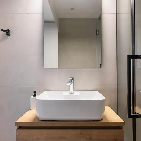 Skg Cityscape Metropolis Apartment *