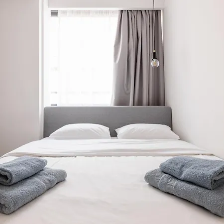 Skg Cityscape Metropolis Apartment